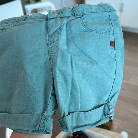 Obaibi - Short - Picture 6 of 6